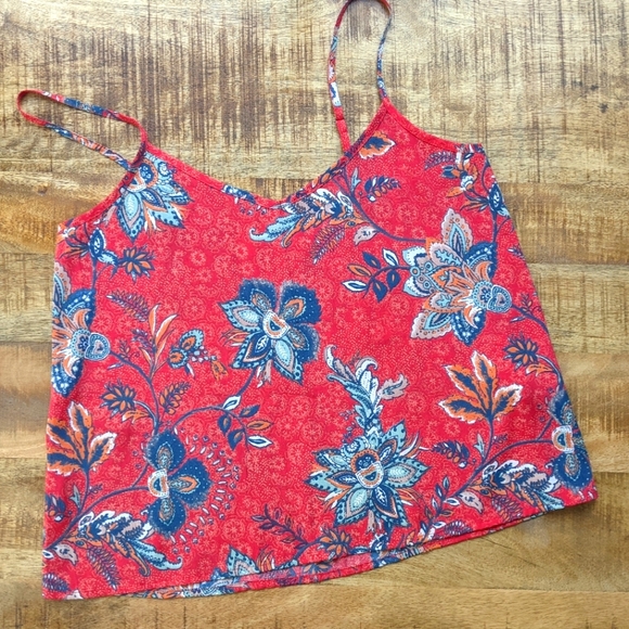 Hollister Tops - Flowy floral tank